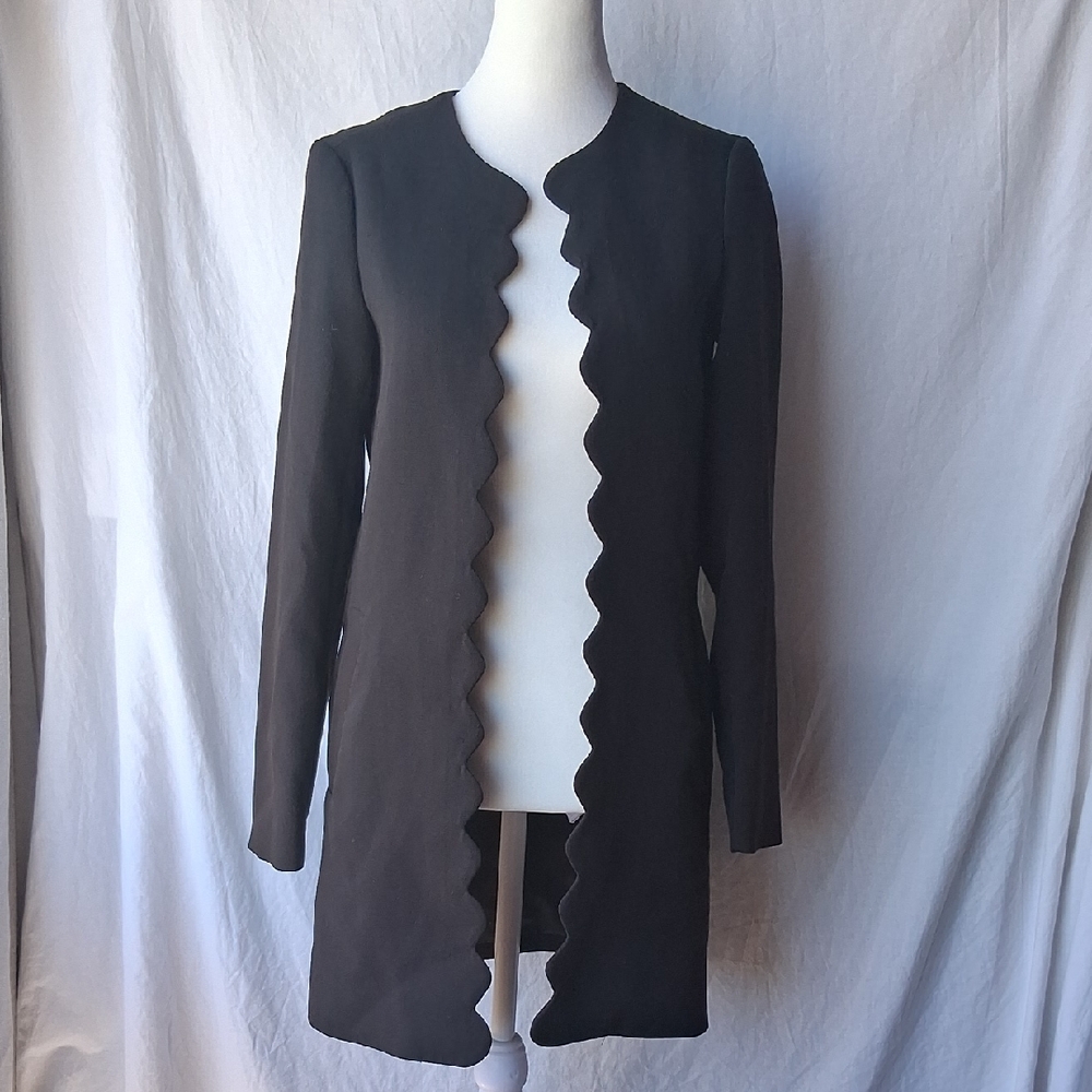 H&M Black Scalloped Edge Women's Coat Size 2